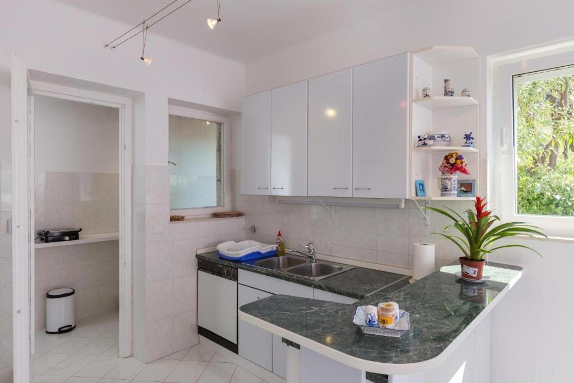 Rea Apartment *