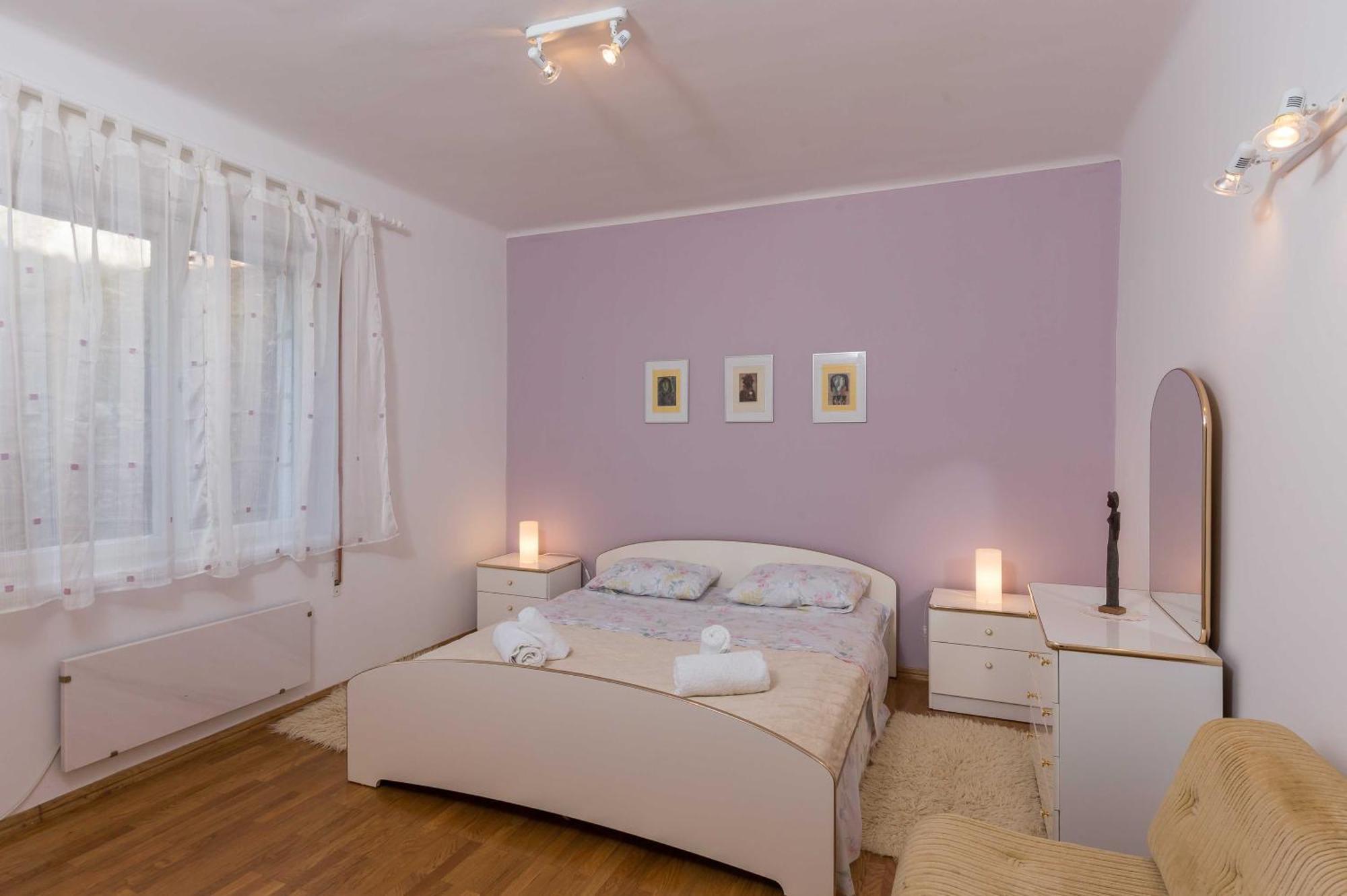 Rea Apartment